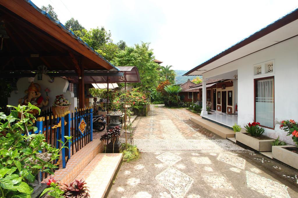 Made Homestay Munduk Luaran gambar